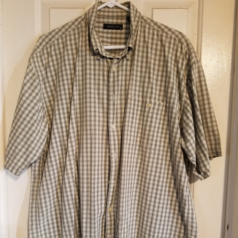 Short sleeve shirt